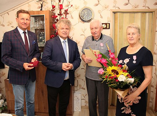 Jubileusz 50-lecia małżeństwa i medal dla Państwa 39615
