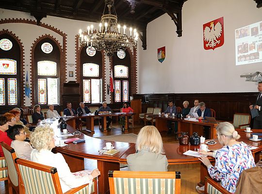 Spotkanie w ratuszu w sprawie nowego roku 39676