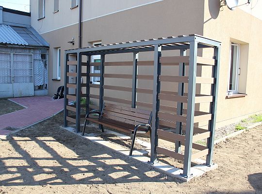 Nowe podwórka integracyjne na Stryjewskiego, 39918