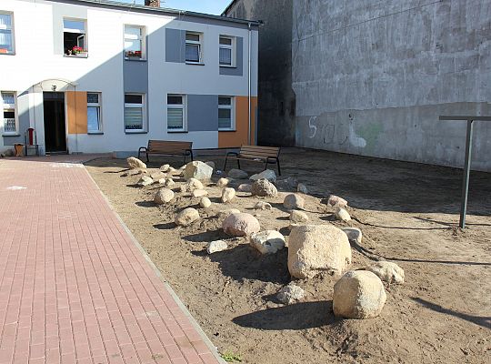 Nowe podwórka integracyjne na Stryjewskiego, 39912