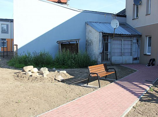 Nowe podwórka integracyjne na Stryjewskiego, 39917