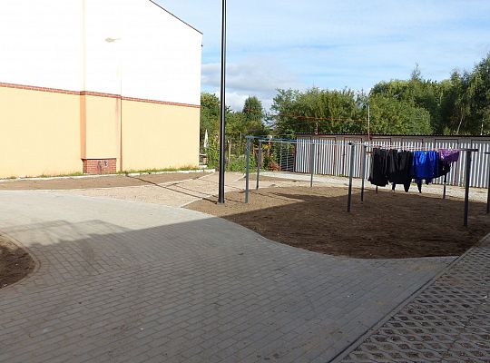 Nowe podwórka integracyjne na Stryjewskiego, 39936