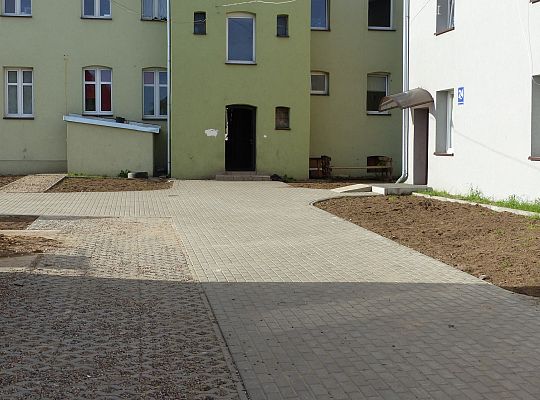 Nowe podwórka integracyjne na Stryjewskiego, 39938