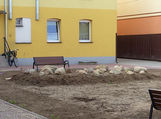 Nowe podwórka integracyjne na Stryjewskiego, 39924