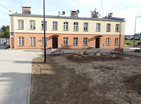 Nowe podwórka integracyjne na Stryjewskiego, 39925