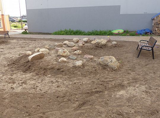 Nowe podwórka integracyjne na Stryjewskiego, 39928