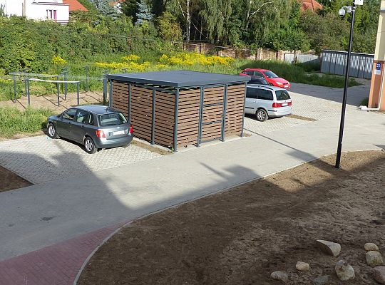 Nowe podwórka integracyjne na Stryjewskiego, 39927