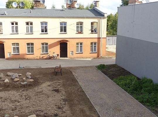 Nowe podwórka integracyjne na Stryjewskiego, 39930