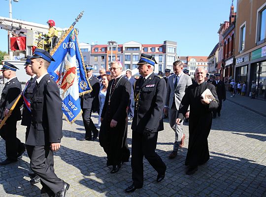 Uroczystość nadania sztandaru dla strażaków 39955