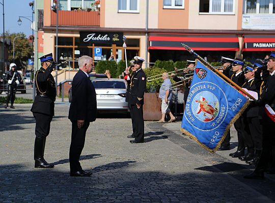 Uroczystość nadania sztandaru dla strażaków 39962