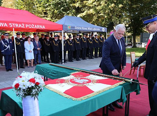 Uroczystość nadania sztandaru dla strażaków 39976