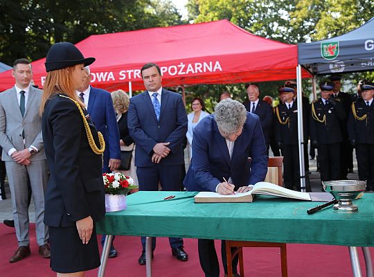 Uroczystość nadania sztandaru dla strażaków 39984