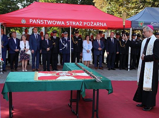 Uroczystość nadania sztandaru dla strażaków 39988