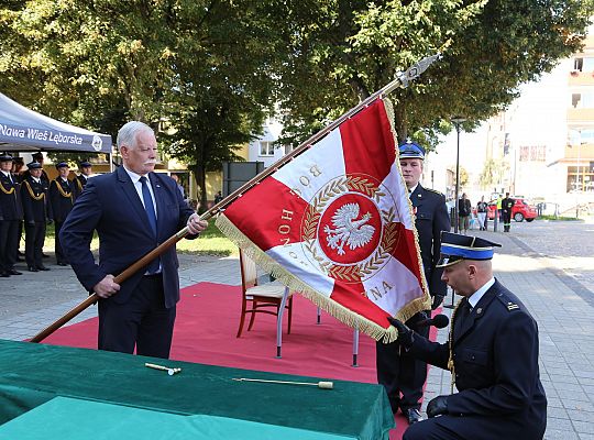 Uroczystość nadania sztandaru dla strażaków 39993