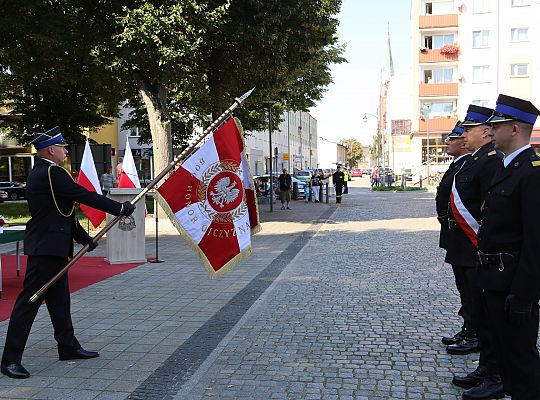 Uroczystość nadania sztandaru dla strażaków 39994