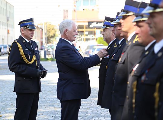 Uroczystość nadania sztandaru dla strażaków 39995