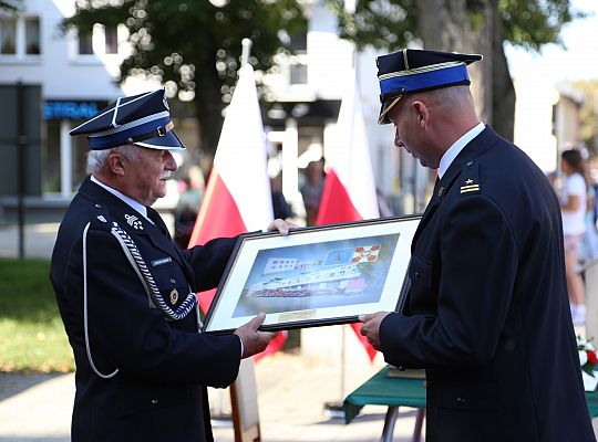 Uroczystość nadania sztandaru dla strażaków 40006