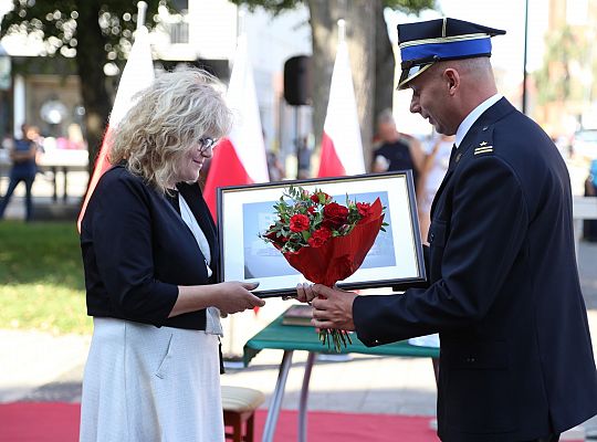 Uroczystość nadania sztandaru dla strażaków 40009