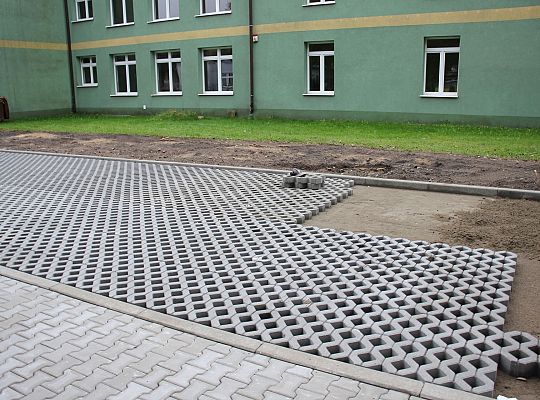 Przy Szkole Podstawowej nr 8 powstaje parking 40023