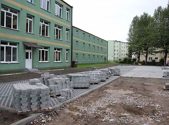 Przy Szkole Podstawowej nr 8 powstaje parking 40024