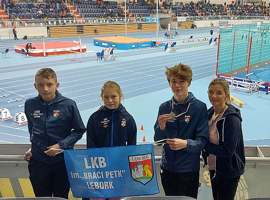 Medale młodych biegaczy w Toruniu 41827