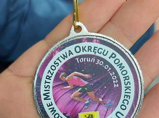 Medale młodych biegaczy w Toruniu 41833