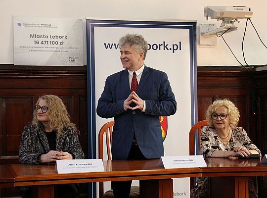 Umowy na budowę 10 dróg w dzielnicy „Lębork 42128