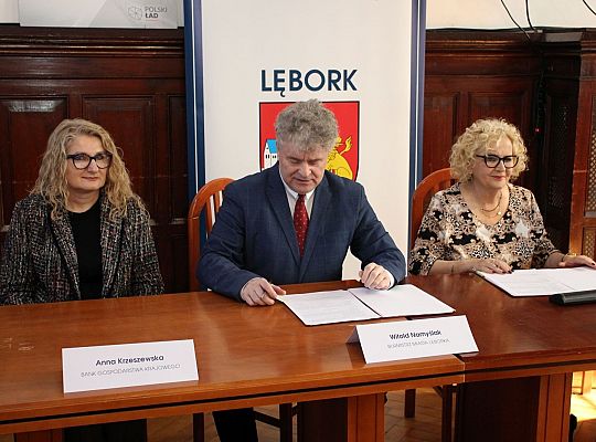 Umowy na budowę 10 dróg w dzielnicy „Lębork 42129