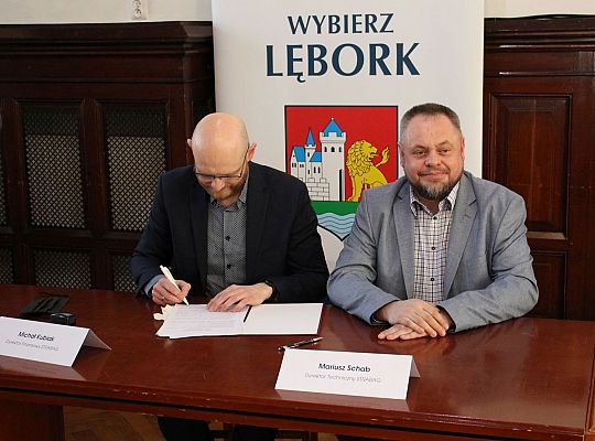 Umowy na budowę 10 dróg w dzielnicy „Lębork 42130