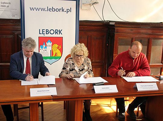 Umowy na budowę 10 dróg w dzielnicy „Lębork 42132