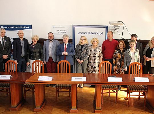 Umowy na budowę 10 dróg w dzielnicy „Lębork 42137