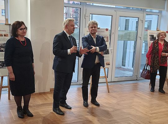 Senat RP wczoraj i dziś na wystawie w Lęborku 42324