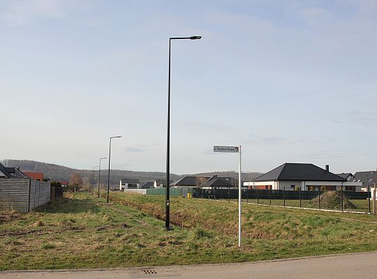 Nowe latarnie oświetlają ulice Strzelców 42556