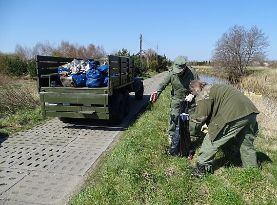 Rzeka Łeba oczyszczona 42604