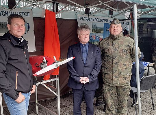 Na placu Pokoju promowali zasadniczą służbę 43097