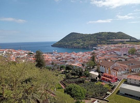 Uczniowie SP1 z Erasmusa+ polecieli na Azory 43108