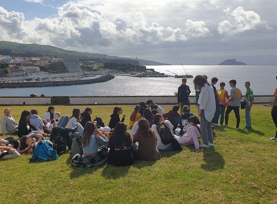 Uczniowie SP1 z Erasmusa+ polecieli na Azory 43128