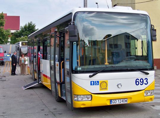 Nowy autobus na ulicach Lęborka 1486