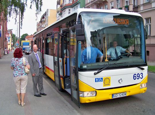 Nowy autobus na ulicach Lęborka 1493
