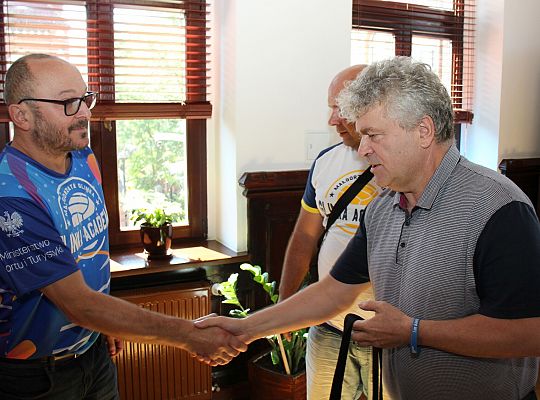 Burmistrz pogratulował zdolnym siatkarzom i ich 45139