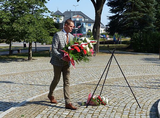 Kwiaty w Święto Wojska Polskiego 45155