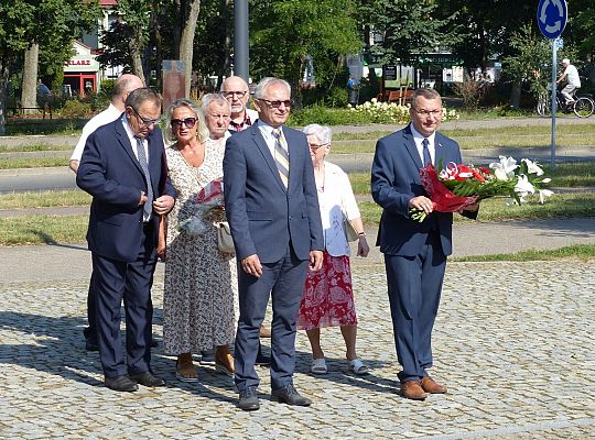 Kwiaty w Święto Wojska Polskiego 45165