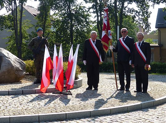 Kwiaty w Święto Wojska Polskiego 45180