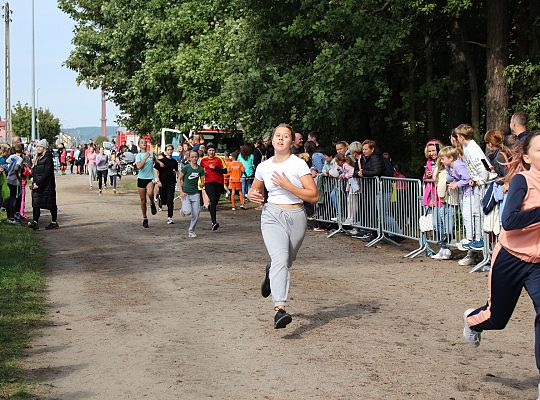 Rekordowa frekwencja na inauguracji biegowego 45659