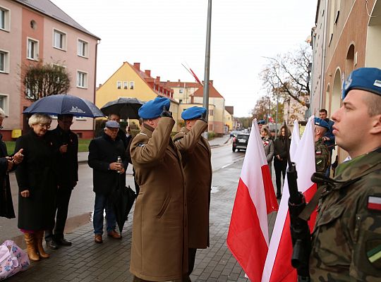 Zapłonęły znicze pod tablicą Polskiej Rady Ludowej 46238