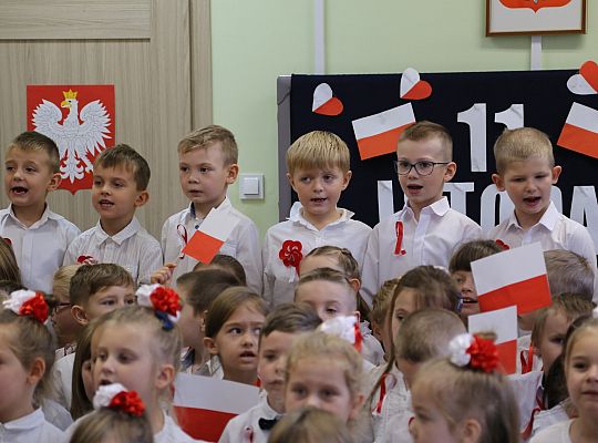 Przedszkolaki odśpiewały hymn 46247