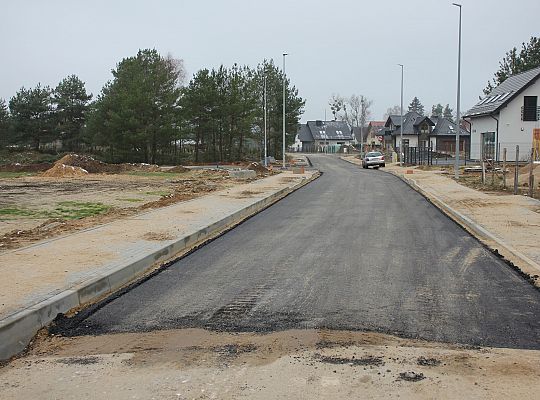 Wylewają asfalt na ulicach dzielnicy „Lębork 46599