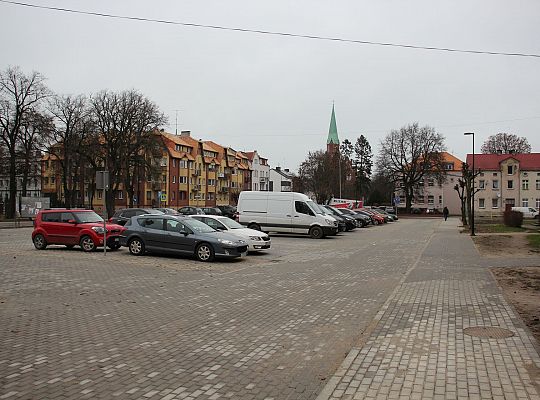 Nowy parking przy ul. Konopnickiej i Alei Wolności 46885