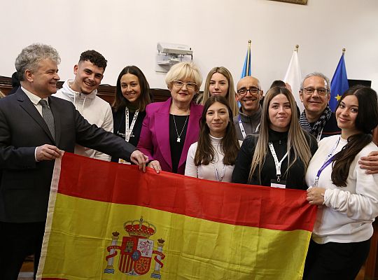 Goście z Hiszpanii i Portugalii odwiedzili ratusz 47114