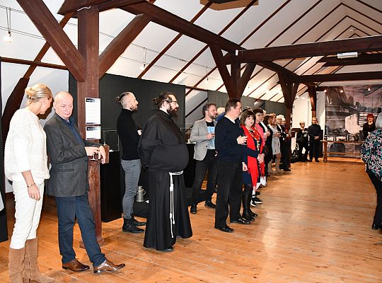 „Z podziemi na salony…” Nowa wystawa w Galerii 47232